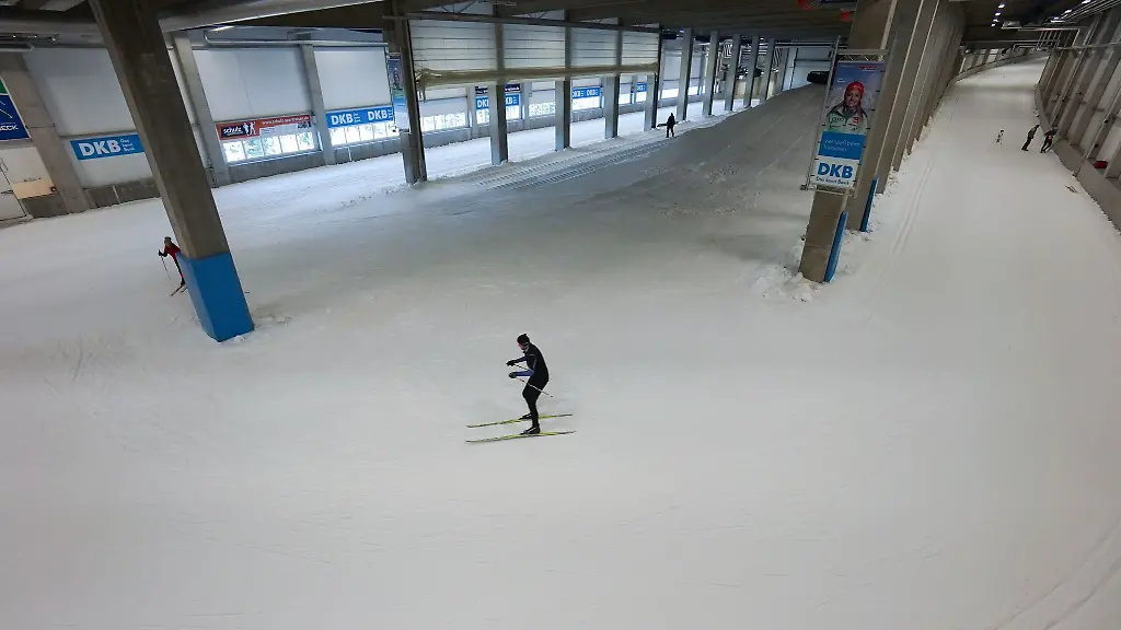 Blick-in-die-DKB-Skisport-Halle