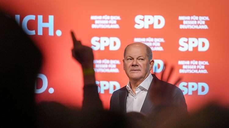 Wer mehr Geld für Verteidigung ausgeben wolle, müsse sagen, wo das herkomme, sagt Scholz.