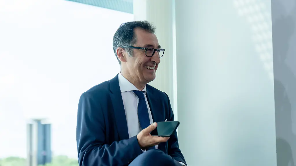 c2bb29f42c54f6f3cb32b2ff7c3b71f1