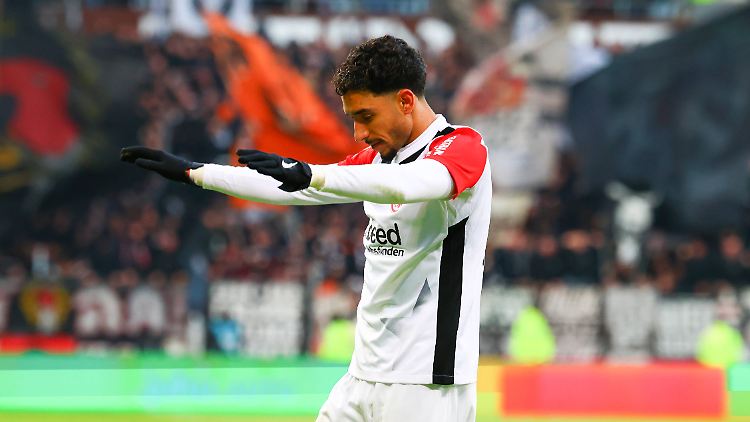 Omar Marmoush in einem Trikot, das er nicht mehr tragen wird.