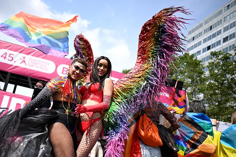 83a602dff9283e2adb70f8a645bd2d40