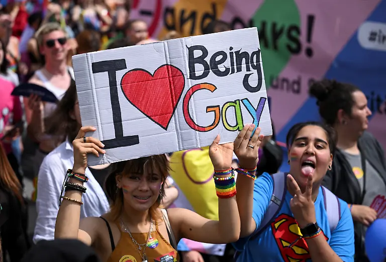 f121492f8dc3d4a095a6342dafb1266e