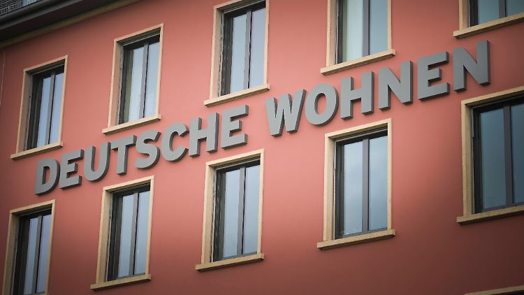 Der Pflegeheim-Verkauf galt damals als "zurecht umstritten", erklärt Hamburgs Finanzsenator Dressel.