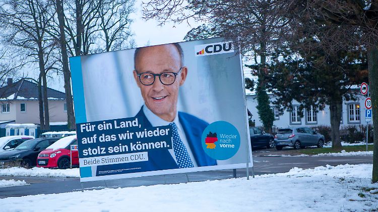 Scholz punktet bei Wählern mit Kompetenz in drei Politikgebieten.