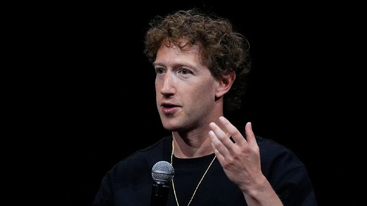 Zuckerberg beschäftigt insgesamt 72.000 Menschen.