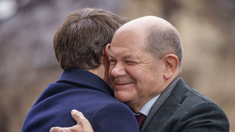 Scholz im Januar 2023 in Paris: In der Ära Macron ist der Anteil der Franzosen, die Deutschland mögen, von 53 auf 49 Prozent gesunken.