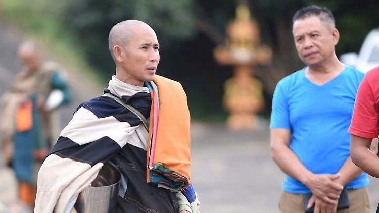 Wo Thich Minh Tue auftaucht, zieht er die Menschen an. 