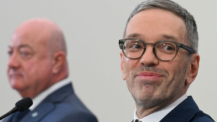 Gestartet als Redenschreiber von Jörg Haider verhandelt Herbert Kickl nun mit der ÖVP über eine Regierung - unter seiner Führung.