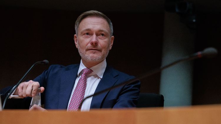 FDP-Chef Lindner bestätigt vor dem U-Ausschuss die Vorwürfe der Union an die Adresse der Grünen. 