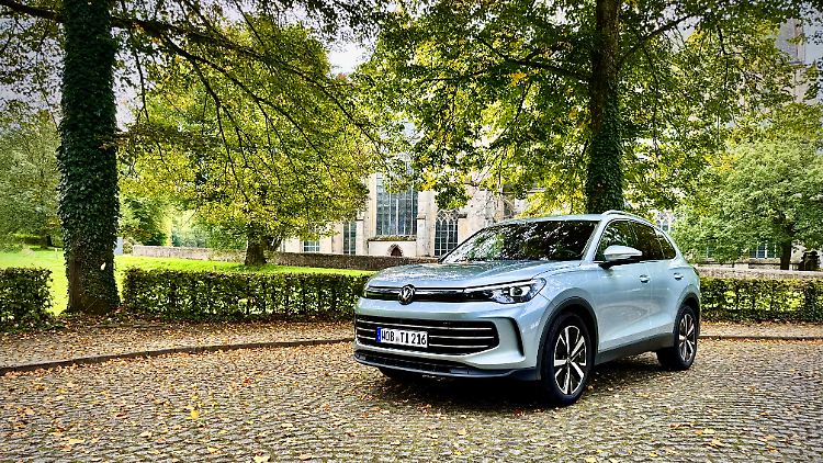 Fast könnte der Tiguan als kleiner Touareg durchgehen. In puncto Komfort ist er schon in diese Richtung unterwegs.