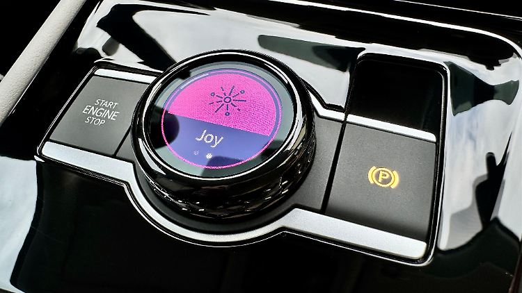 So viel Innovation muss sein: Im Tiguan gibt es einen Drehschalter mit integriertem Display.