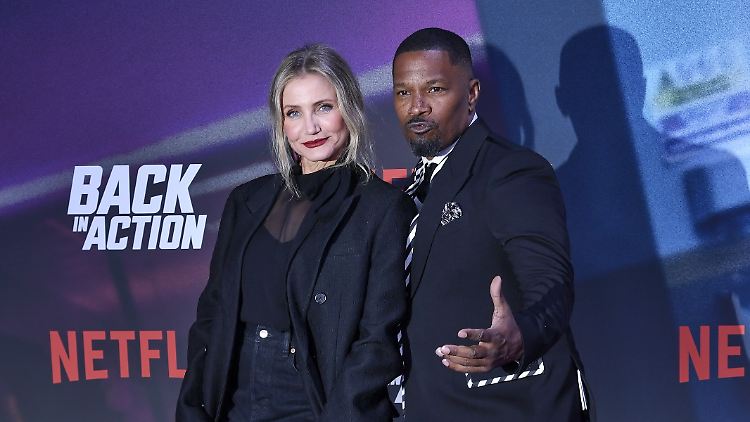 Nichts verlernt: Cameron Diaz und Jamie Foxx posieren nach längerer Auszeit bei der Premiere von "Back in Action" in Berlin.
