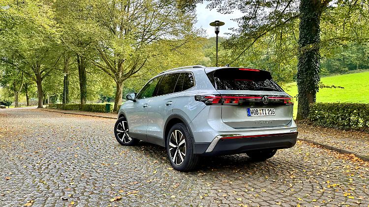 Volkswagen hat mit dem Tiguan ein elegant-modernes SUV geschaffen mit einer Prise Zurückhaltung. Das LED-Lichtkonzept ist modern mit diversen Animationen.