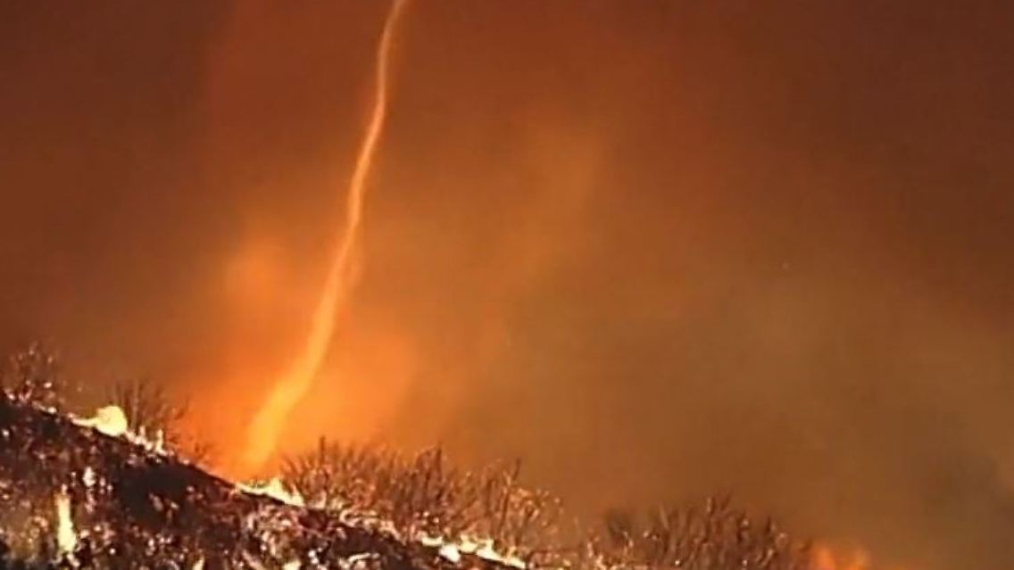 Feuertornado.JPG