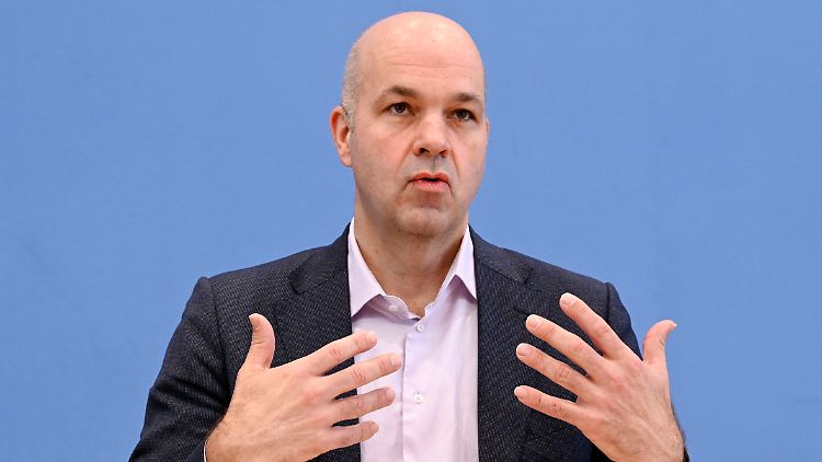 Topökonom Marcel Fratzscher fordert eine gemeinsame europäische Strategie gegen die Bedrohung durch Donald Trump.