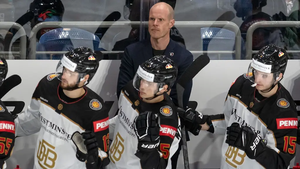 Toni-Soederholm-M-verfolgt-das-Spiel