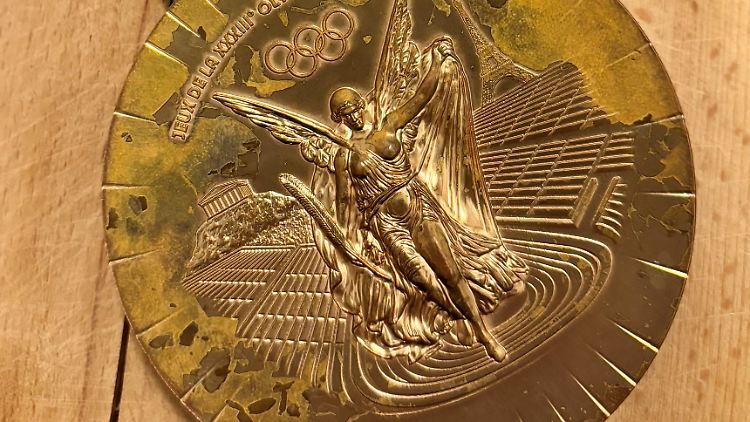 Weniger als sechs Monate nach den Olympischen Spielen ist die Bronzemedaille von Ruderin Pia Greiten in bemitleidenswertem Zustand.