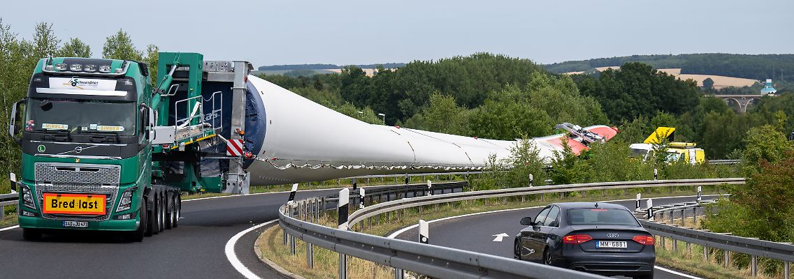 So richtig schwer zu übersehen sind die riesigen Transporter eigentlich nicht, oder?
