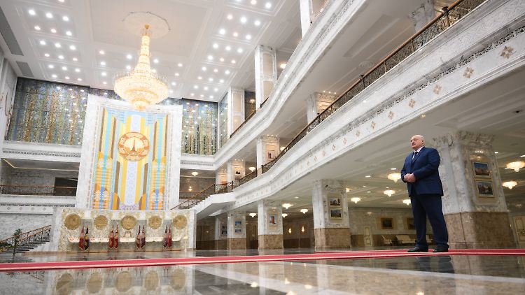 Alexander Lukaschenko in seinem Palast in Minsk. Dass er hier freiwillig auszieht, ist kaum vorstellbar. 
