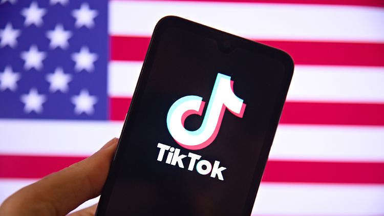 TikTok gehört dem Konzern ByteDance, der seine Zentrale in China hat.