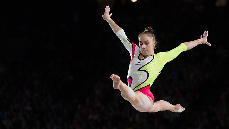 Tabea Alt während der WM 2017, bei der sie am Schwebebalken die Bronzemedaille gewann.