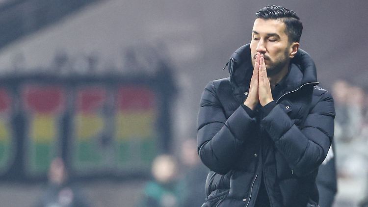 Hilft beten? Nuri Sahin scheint es zu probieren.
