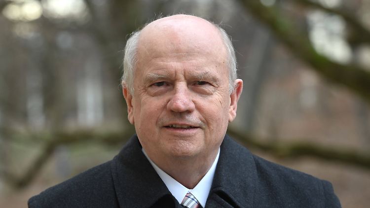 Martin Richenhagen stand 16 Jahre an der Spitze der AGCO-Corporation, des US-amerikanischen Mutterkonzerns des deutschen Landmaschinen-Herstellers Fendt. Er ist Chairman des Thinktanks American German Institute in Washington und Aufsichtsrats- beziehungsweise Boardmitglied mehrerer Unternehmen. Unter dem damaligen US-Präsident Barack Obama wurde er in ein Beratergremium berufen, aus dem er während Donald Trumps erster Amtszeit zurücktrat.