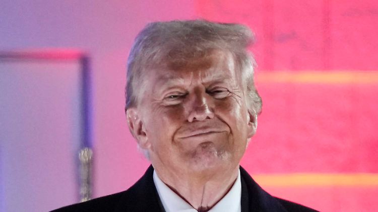Trump kann mit seiner digitalen Münze in kurzer Zeit viel Geld machen. 