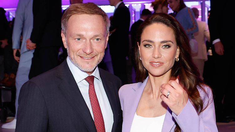 FDP-Chef Christian Lindner und seine Frau Franca Lehfeldt freuen sich auf ihr erstes Kind. (Archivbild)