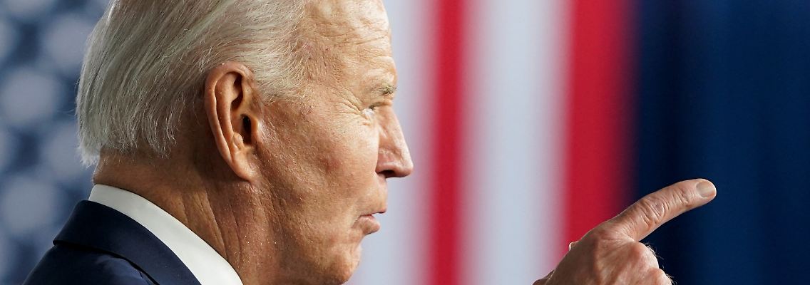 2025-01-19T213851Z_1283421343_RC29DCAZ36C3_RTRMADP_3_USA-BIDEN.JPG