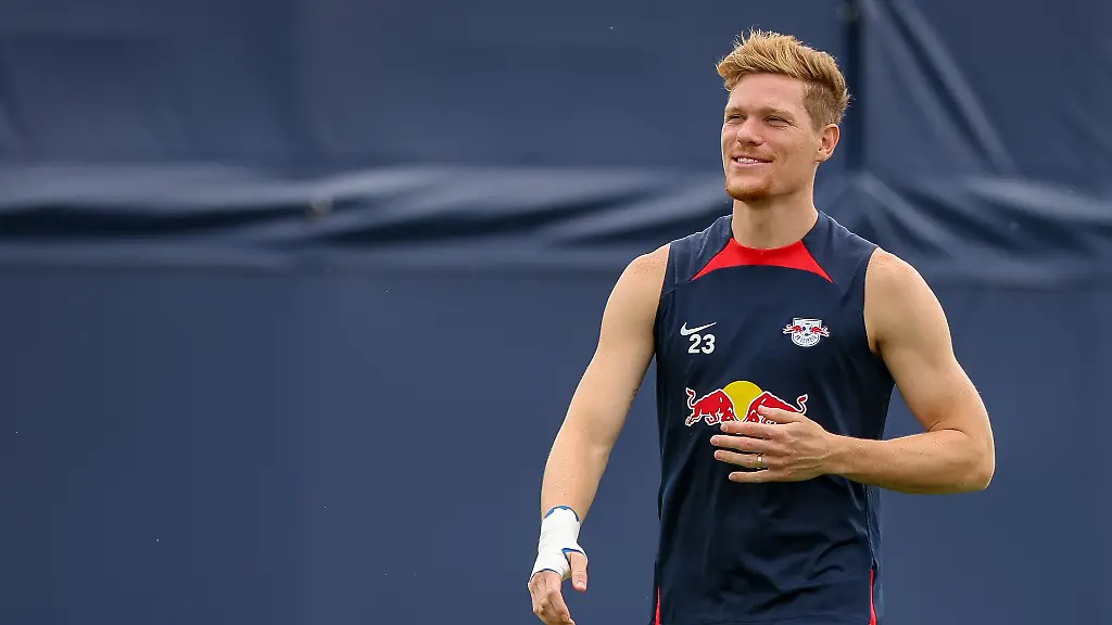 Marcel-Halstenberg-kehrt-von-Pokalsieger-RB-Leipzig-zu-seinem-Heimatclub-in-die-2-Bundesliga-zurueck