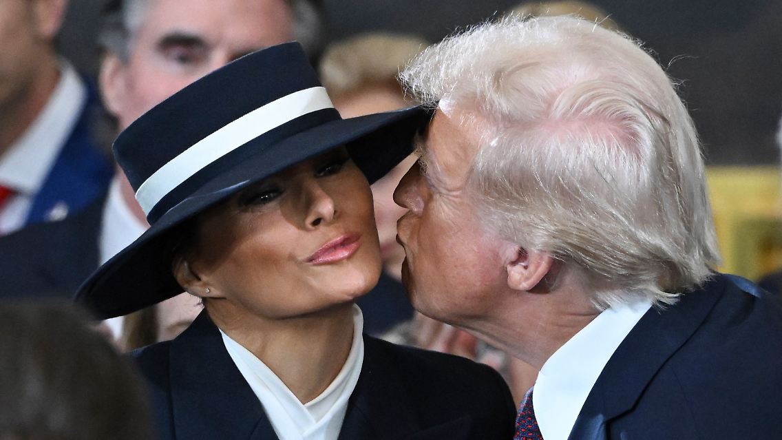 Die Zeremonie sah vor, dass Donald und Melania Trump getrennt in der Rotunde ankommen.