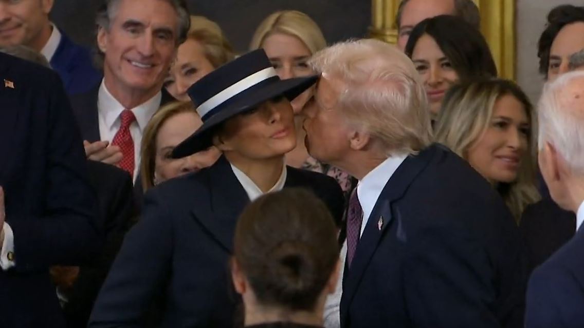 TrumpKuss.JPG