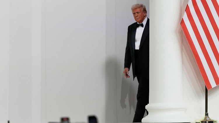 Die US-amerikanische Staatsbürgerschaft sei ein "unbezahlbares Geschenk", sagt Trump. 