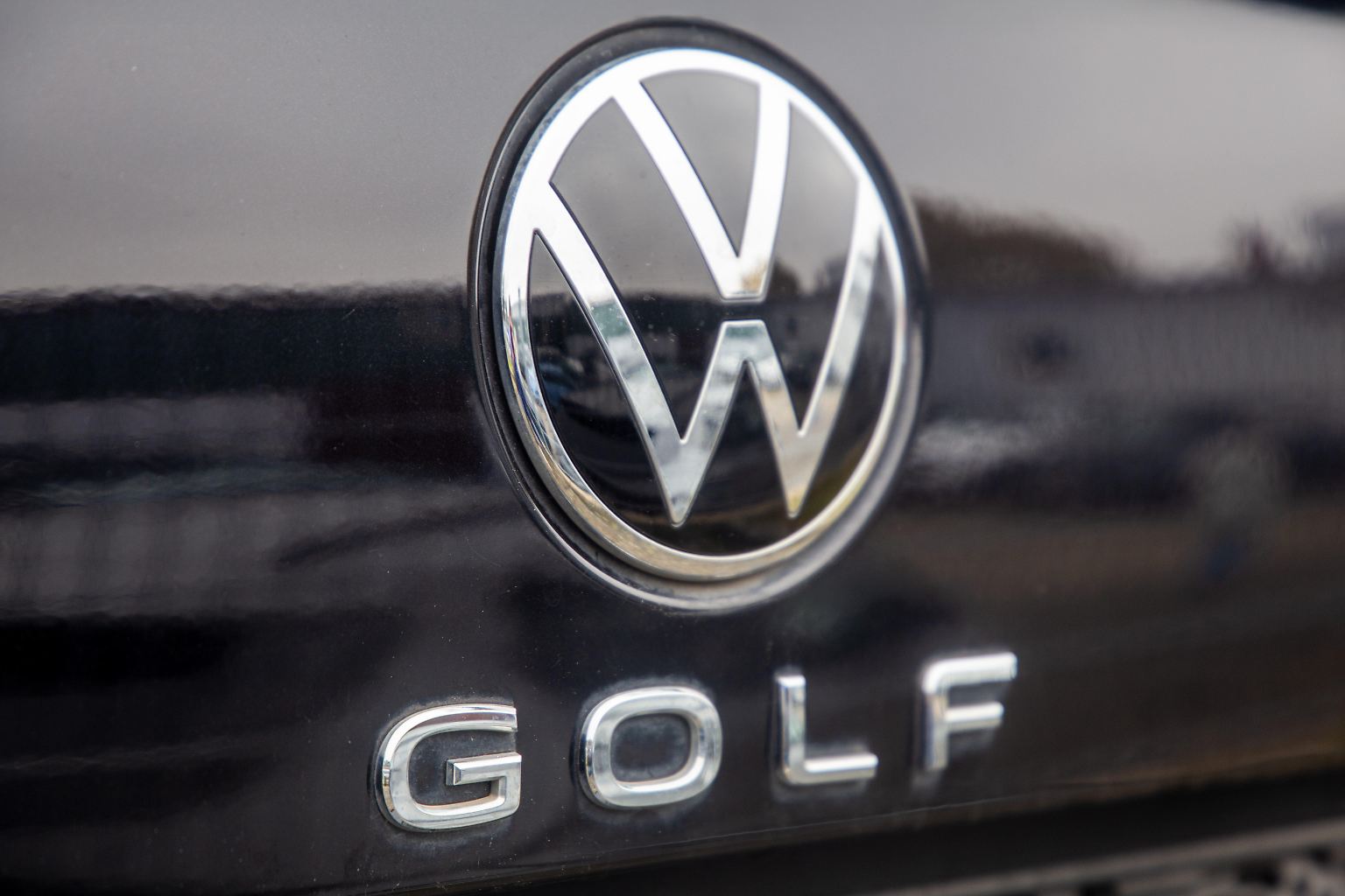 In Deutschland war der VW Golf im Jahr 2024 der beliebteste Neuwagen. Im europäischen Ausland hingegen ...
