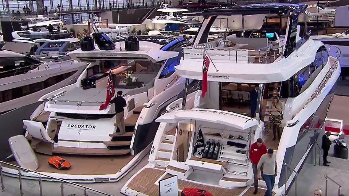 yacht01.jpg