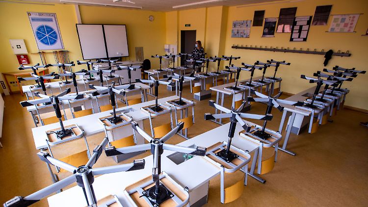 Im Zeitraum von zehn Jahren ist die Anzahl öffentlicher Schulen um vier Prozent zurückgegangen.