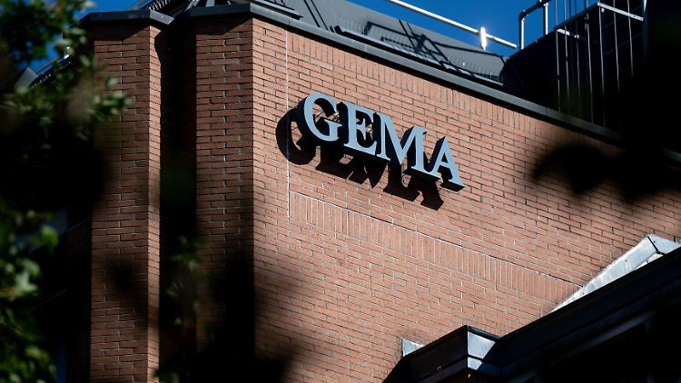 Gema steht für Gesellschaft für musikalische Aufführungs- und mechanische Vervielfältigungsrechte.