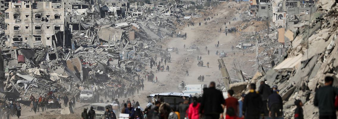Nach dem Waffenstillstandsabkommen zwischen Israel und der Hamas wollen viele Palästinenser in ihre Heimat zurückkehren. Doch große Teile des Gazastreifens liegen in Trümmern.