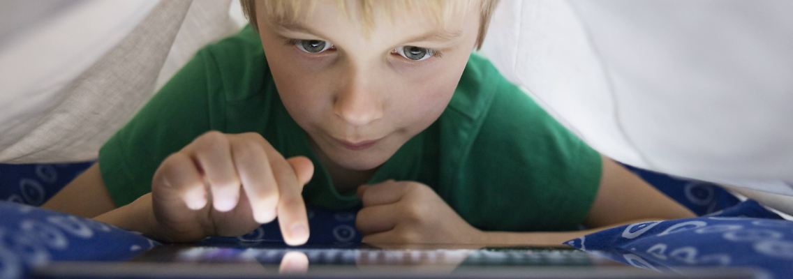 Kind iPad.jpg