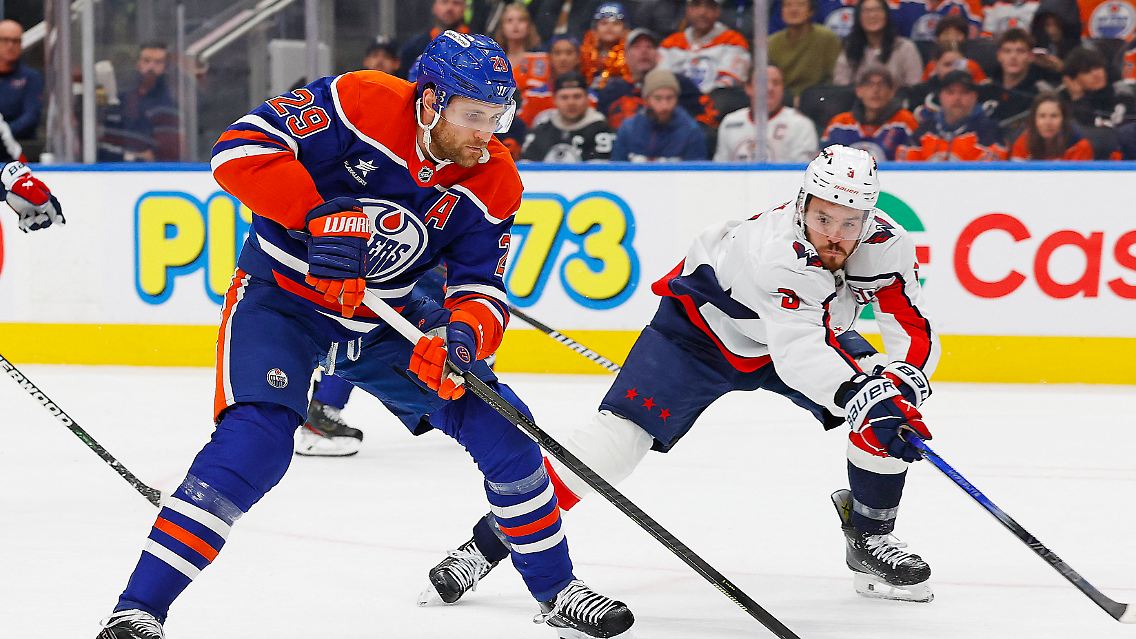 Leon Draisaitl (l.) konnte die zweite Niederlage in Folge nicht verhindern.