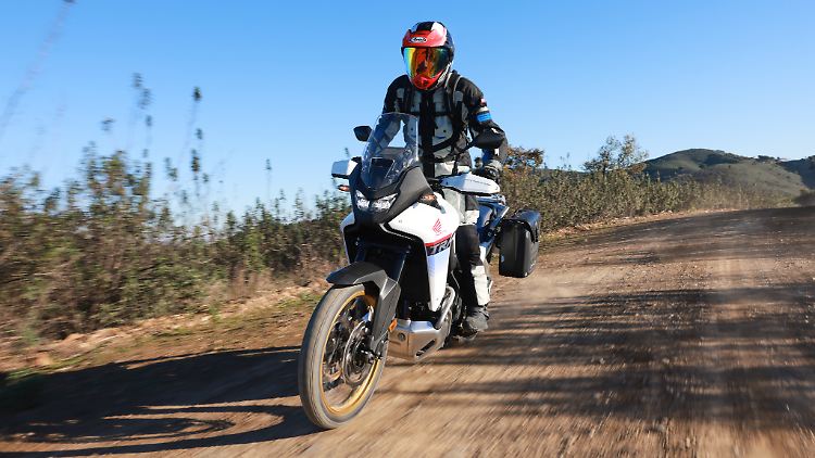 Honda legt seine Mittelklasse-Enduro XL750 Transalp neu auf.