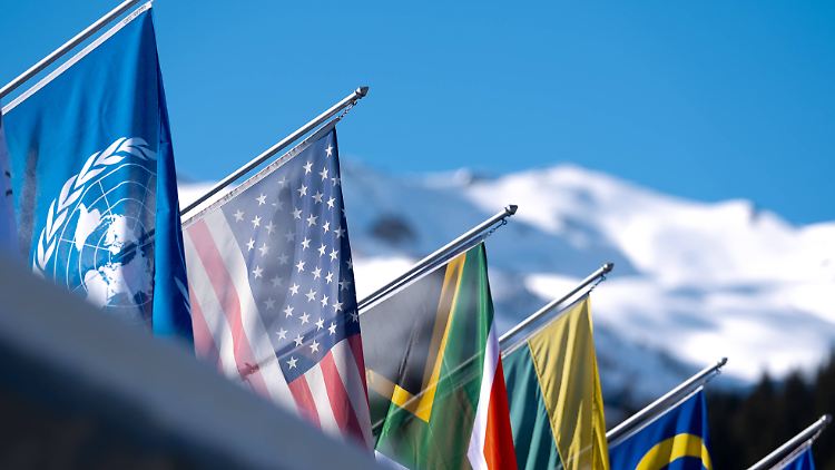 Die Superreichen in Davos plädieren für eine Reichensteuer.