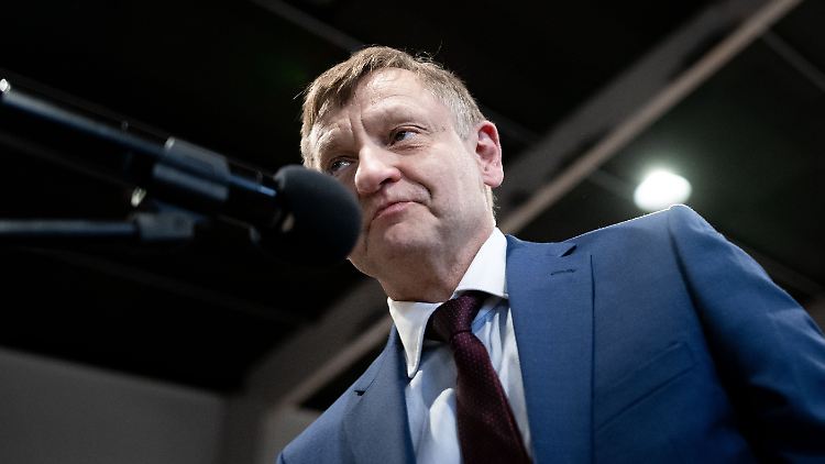 Der stellvertretende AfD-Bundessprecher Gottschalk vermutet eine "gezielte Aktion" hinter der Kündigung. 