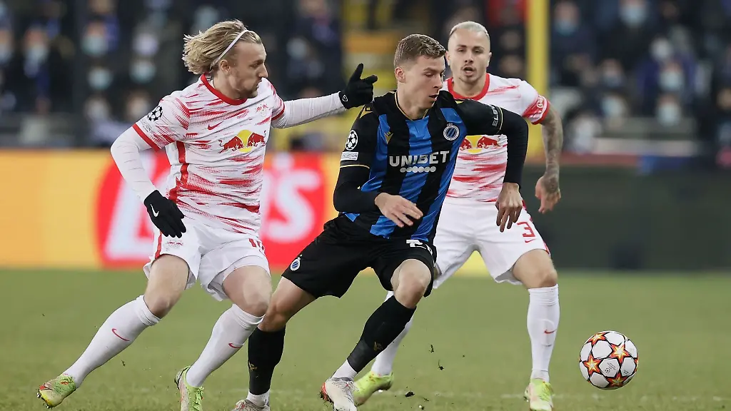 Leipzigs-Emil-Forsberg-l-in-Aktion-gegen-Bruegges-Ignace-Van-Der-Brempt-M