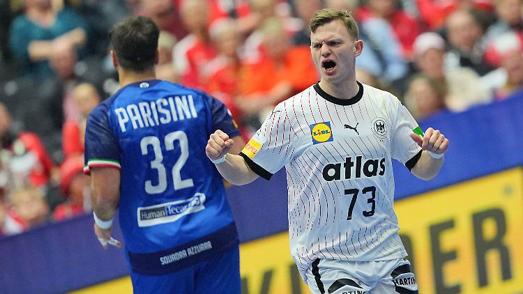 Timo Kastening und die deutschen Handballer besiegten Italien deutlich.