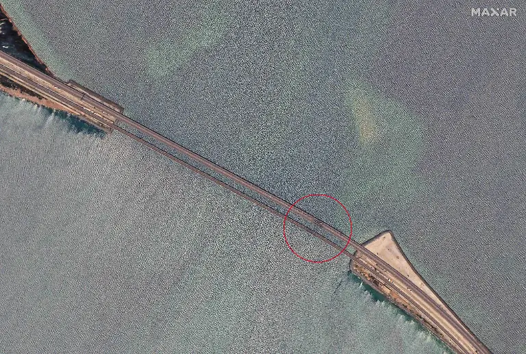 2023-07-18-02-closer-view-of-damaged-span-of-crimea-bridge-kerch-strait-17july2023-circle