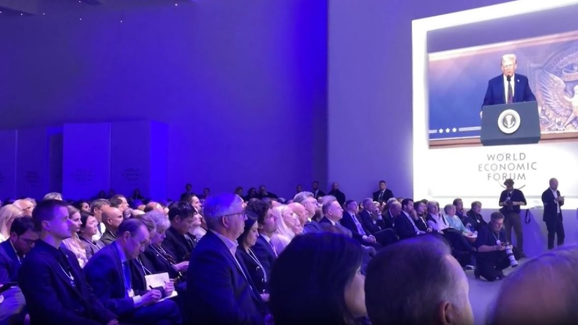 trump-davos03.JPG