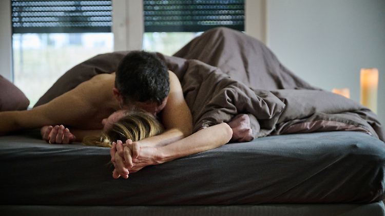 Immer mehr Paare setzen auf Coitus interruptus als Verhütungsmethode, sind Fachleute sicher. Belastbare Daten dazu gibt es aber nicht.