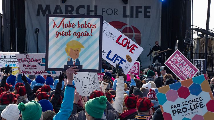 Trump hob die Dekrete an dem Tag auf, an dem in Washington D.C. wieder der "Marsch für das Leben" von Abtreibungsgegnern stattfand.
